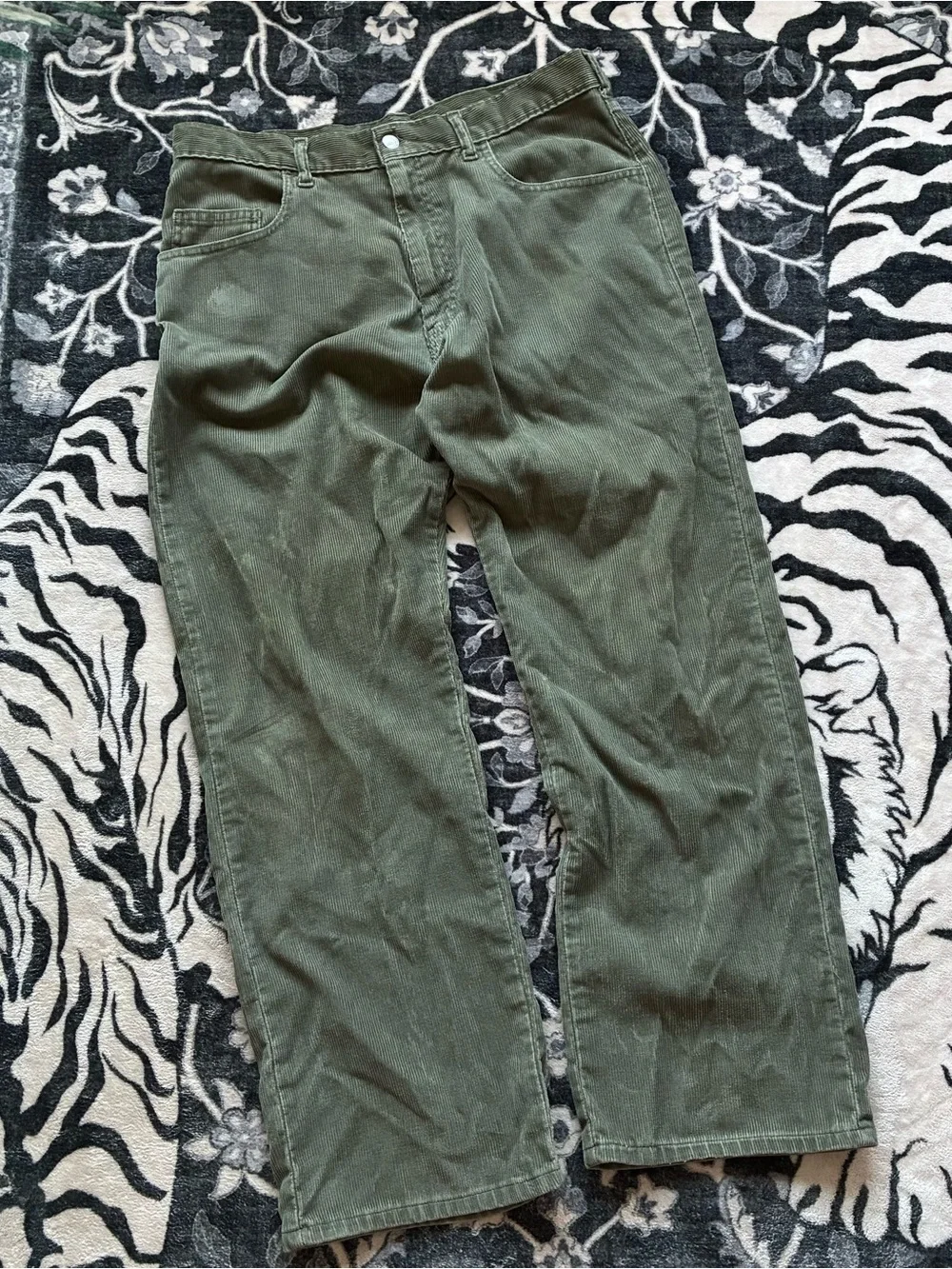 002 - VINTAGE 00s LEVIS SILVER TAB Y2K CORDUROY GREEN PANTS